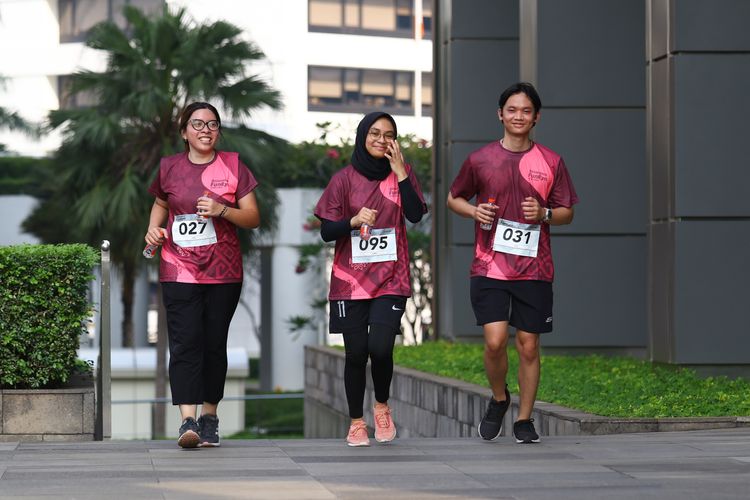 Race photo from Assurance Fun Run 2024