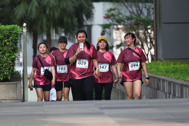 Race photo from Assurance Fun Run 2024