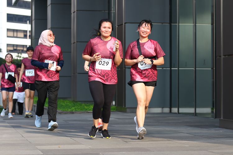 Race photo from Assurance Fun Run 2024
