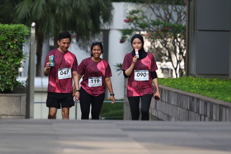 Race photo from Assurance Fun Run 2024
