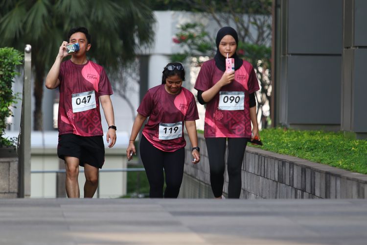 Race photo from Assurance Fun Run 2024