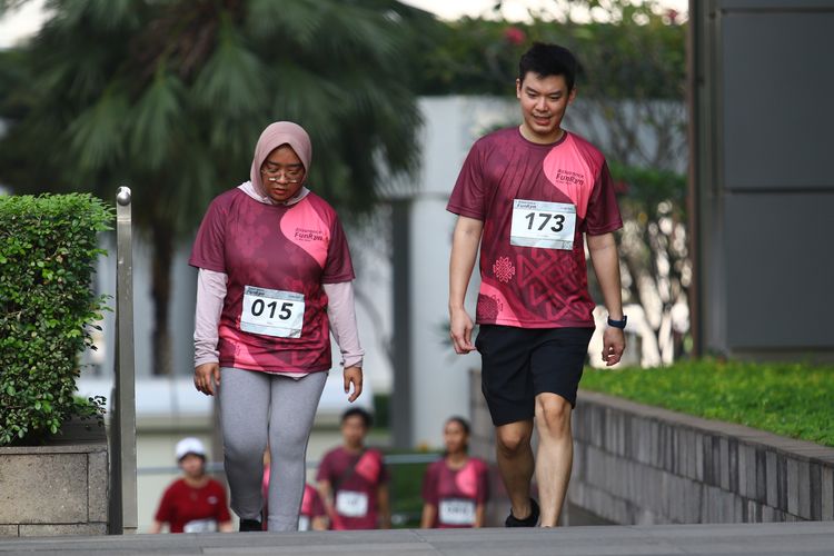 Race photo from Assurance Fun Run 2024