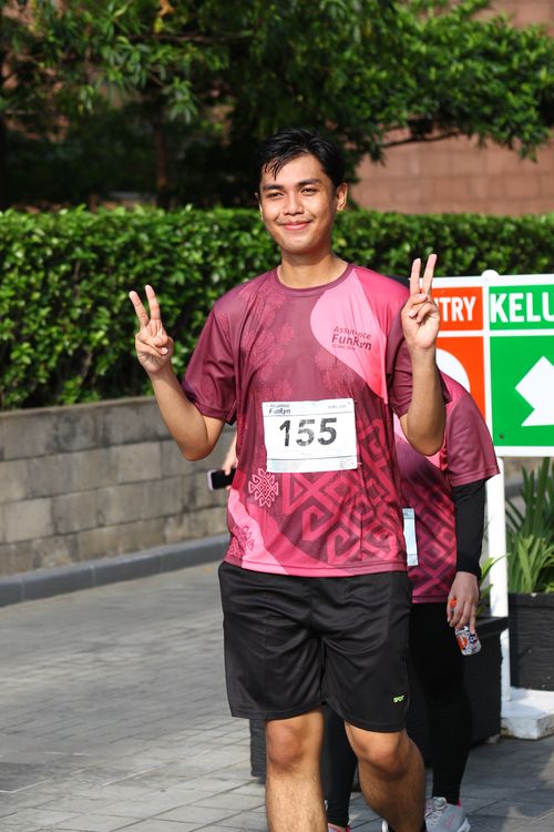 Race photo from Assurance Fun Run 2024