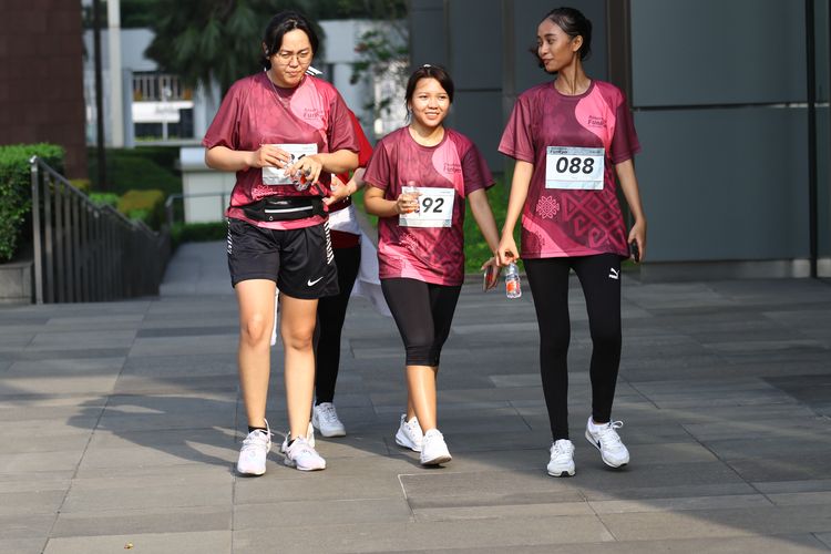 Race photo from Assurance Fun Run 2024