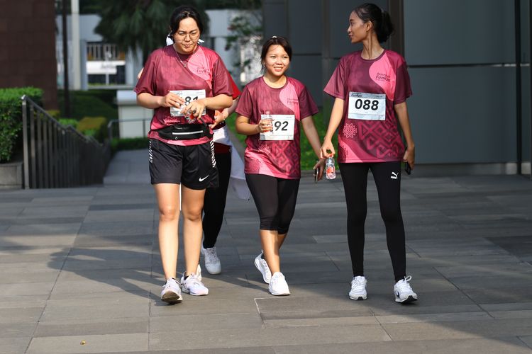 Race photo from Assurance Fun Run 2024