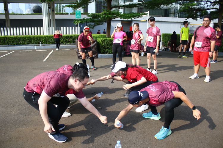 Race photo from Assurance Fun Run 2024