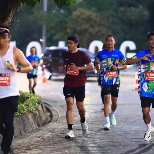 Race photo from SURABAYA ISOPLUS MARATHON 2026