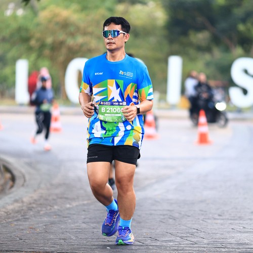 Race photo from SURABAYA ISOPLUS MARATHON 2026
