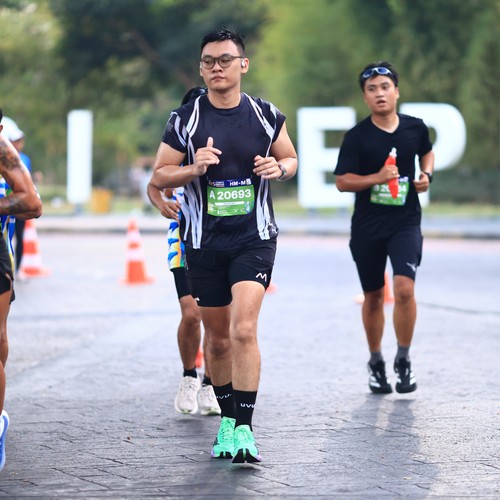 Race photo from SURABAYA ISOPLUS MARATHON 2026