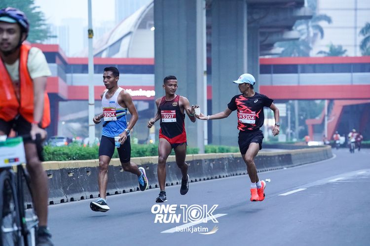 Race photo from ONE RUN 10 K