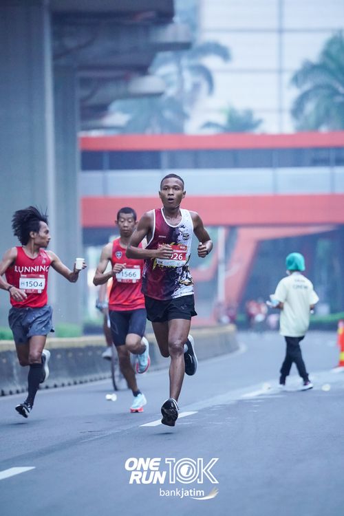 Race photo from ONE RUN 10 K