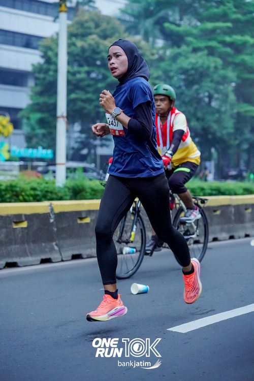 Race photo from ONE RUN 10 K
