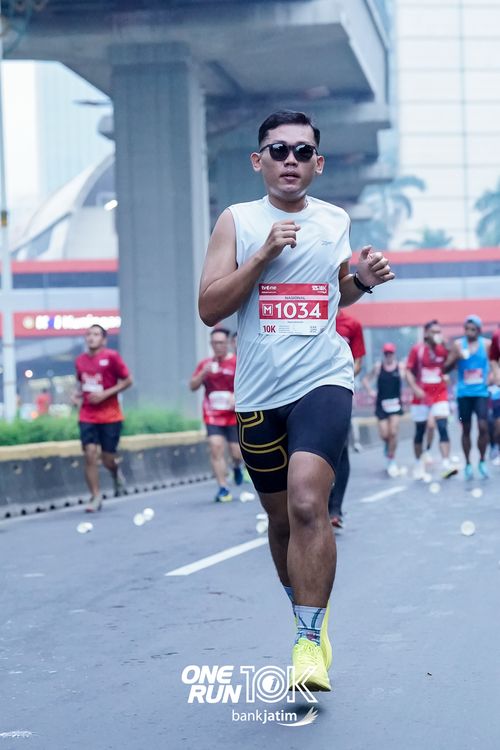 Race photo from ONE RUN 10 K