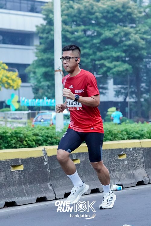 Race photo from ONE RUN 10 K