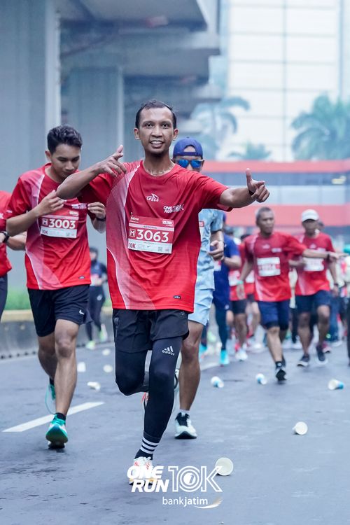 Race photo from ONE RUN 10 K