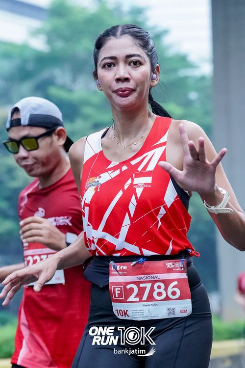 Race photo from ONE RUN 10 K