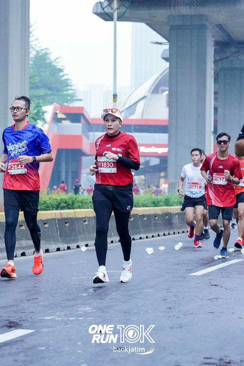 Race photo from ONE RUN 10 K