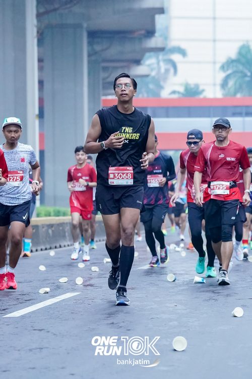 Race photo from ONE RUN 10 K