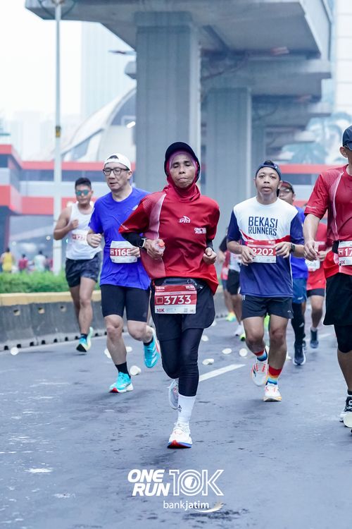 Race photo from ONE RUN 10 K