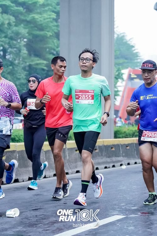 Race photo from ONE RUN 10 K