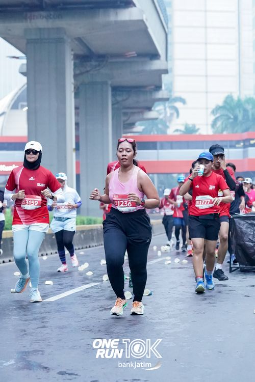 Race photo from ONE RUN 10 K