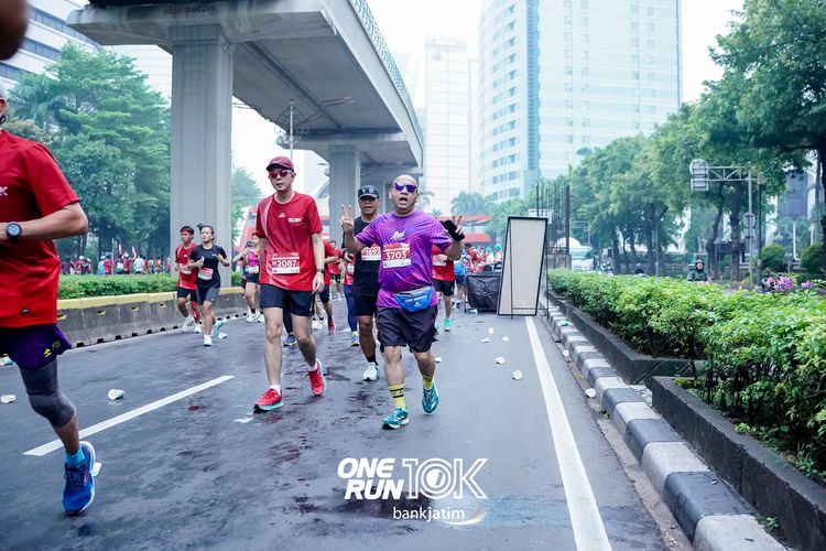 Race photo from ONE RUN 10 K