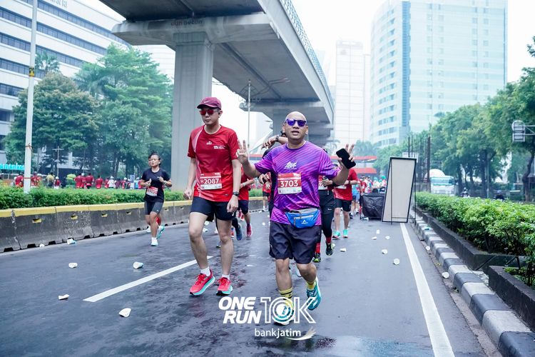 Race photo from ONE RUN 10 K