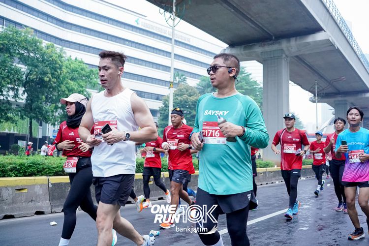 Race photo from ONE RUN 10 K