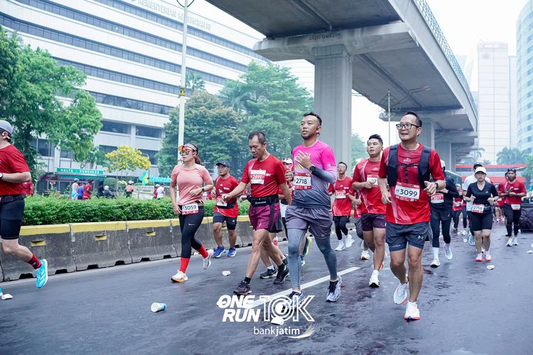 Race photo from ONE RUN 10 K