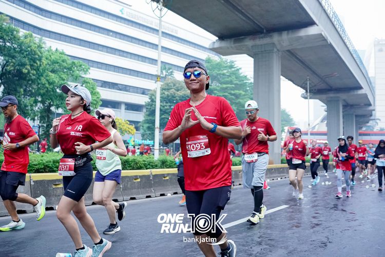 Race photo from ONE RUN 10 K