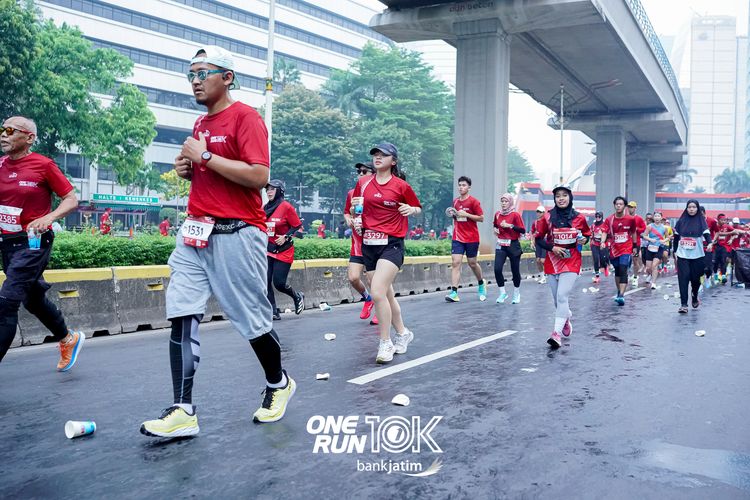 Race photo from ONE RUN 10 K