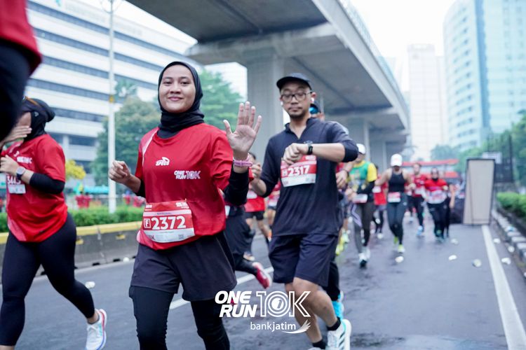 Race photo from ONE RUN 10 K