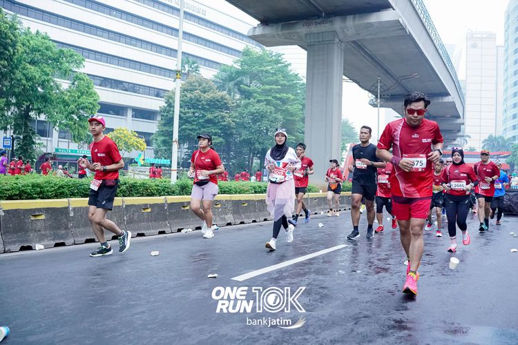 Race photo from ONE RUN 10 K