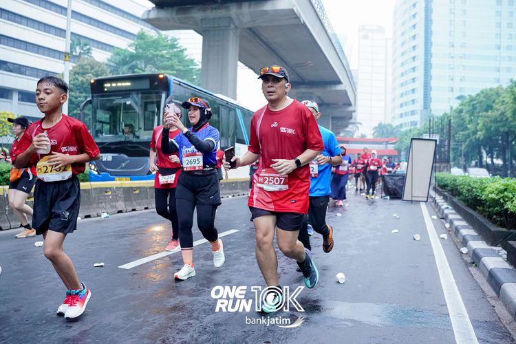 Race photo from ONE RUN 10 K