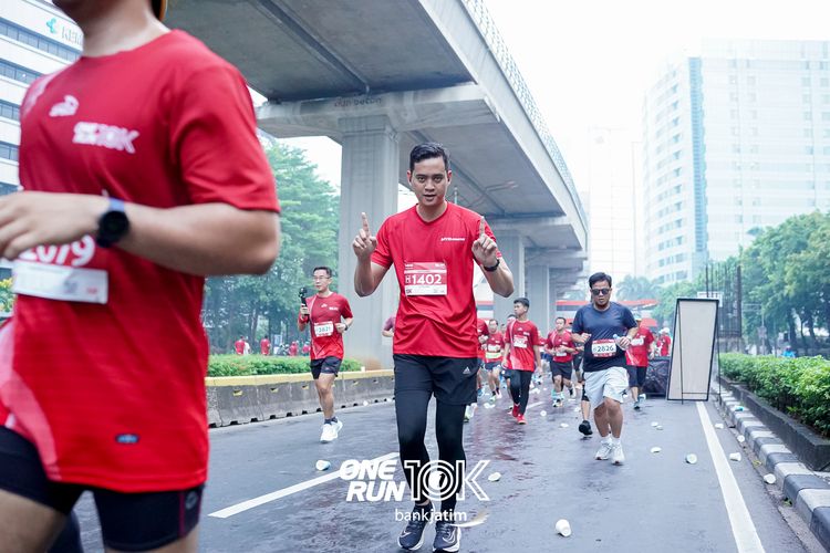 Race photo from ONE RUN 10 K