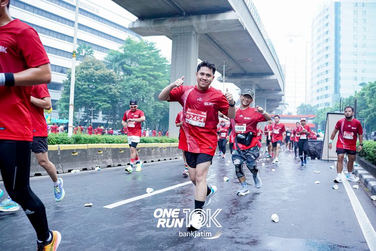 Race photo from ONE RUN 10 K
