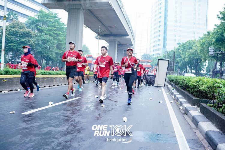 Race photo from ONE RUN 10 K