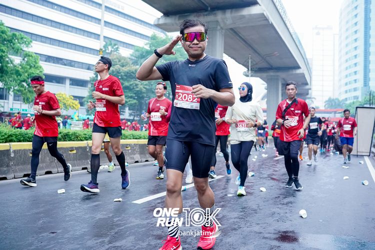 Race photo from ONE RUN 10 K