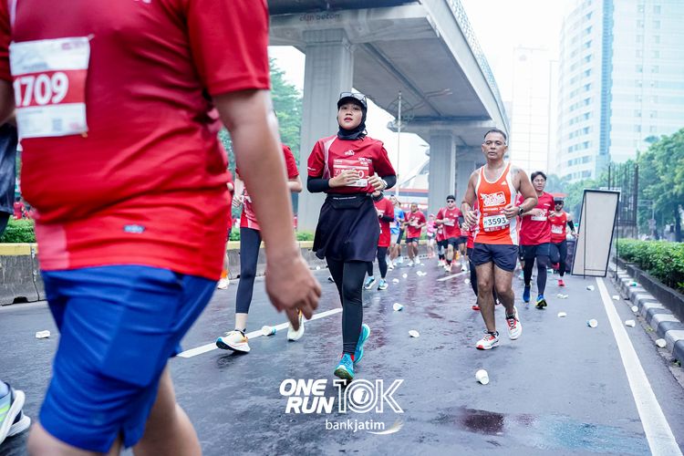 Race photo from ONE RUN 10 K