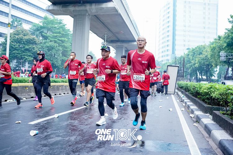 Race photo from ONE RUN 10 K