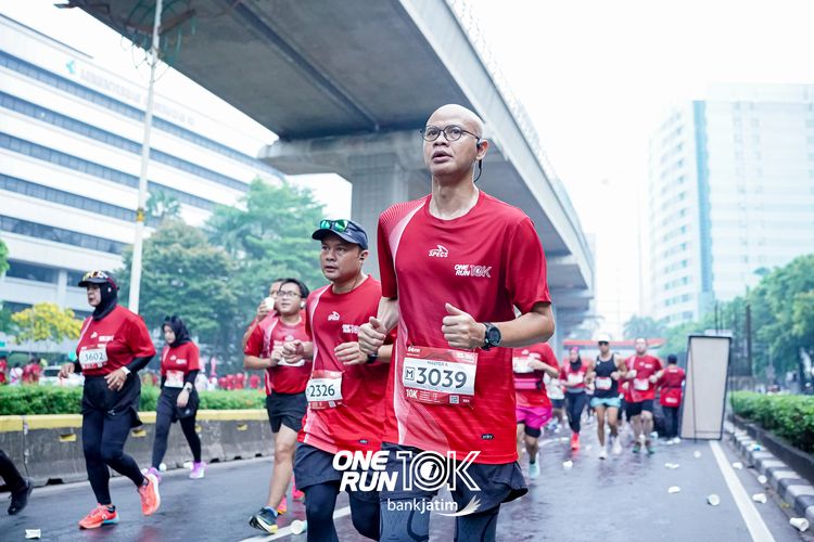 Race photo from ONE RUN 10 K