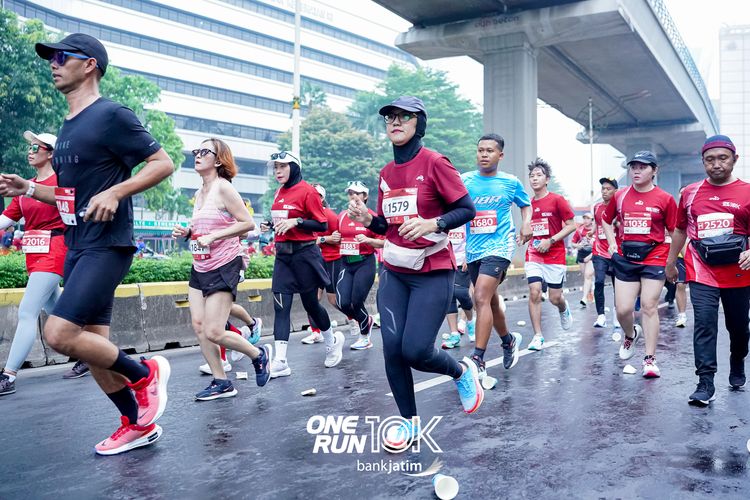 Race photo from ONE RUN 10 K