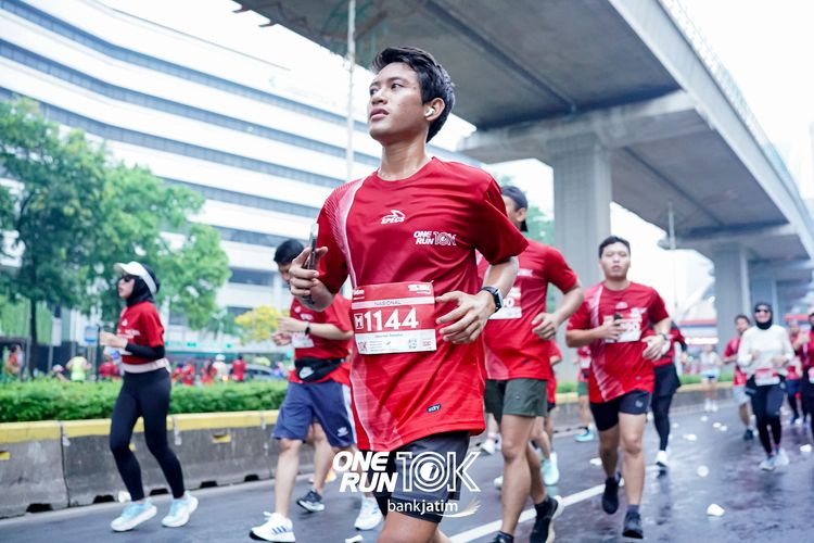 Race photo from ONE RUN 10 K