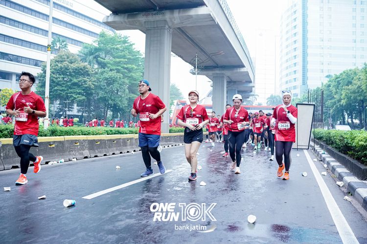 Race photo from ONE RUN 10 K