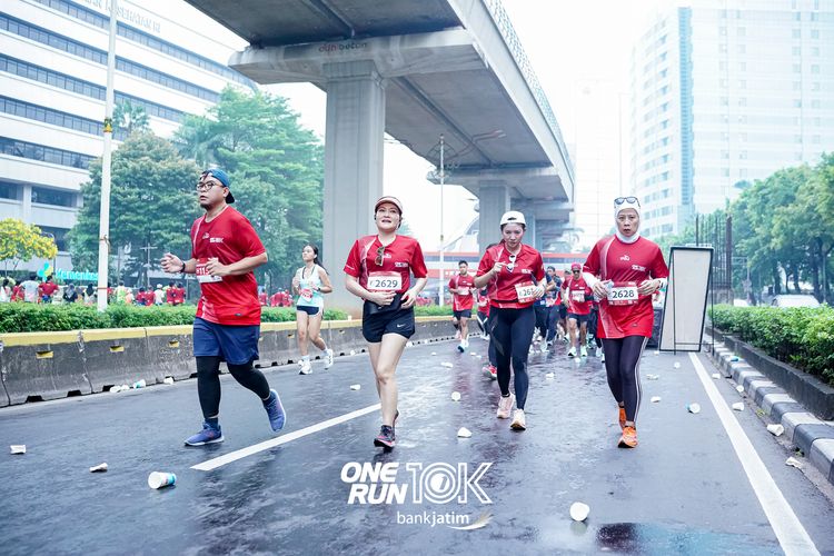 Race photo from ONE RUN 10 K