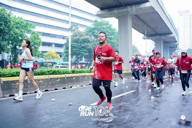Race photo from ONE RUN 10 K