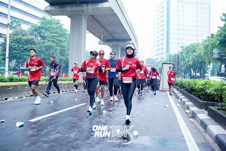 Race photo from ONE RUN 10 K