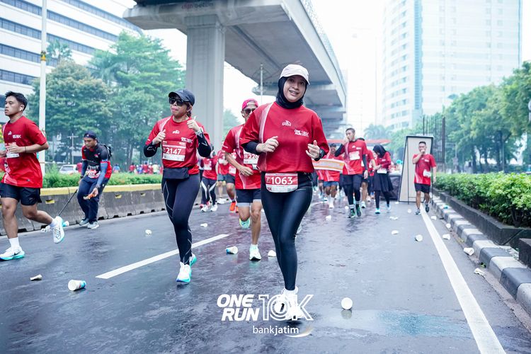 Race photo from ONE RUN 10 K