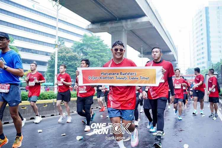 Race photo from ONE RUN 10 K