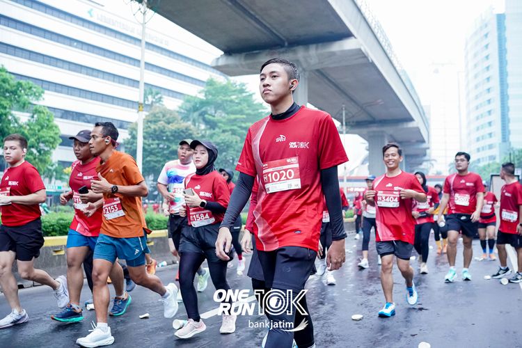 Race photo from ONE RUN 10 K